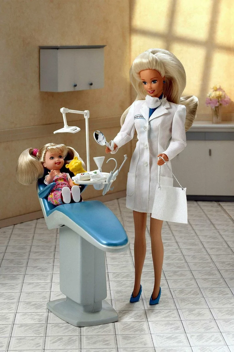 фото Kronology2011.blogspot.com Промо очень классное. У куклы имеется даже маска для волос, чудо!