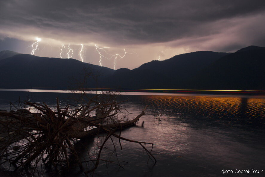 Все сказанные слова не от Бога  гнилые и создают болезни. А добрые слова от Бога дают рост Веры, и растет благодать, когда раскаялся в злых, осудительных словах: ярость, гнев, крик, злоречие с всякою злобою. И чтобы все это уничтожить, надо  научиться первым, все до мелочей прощать.