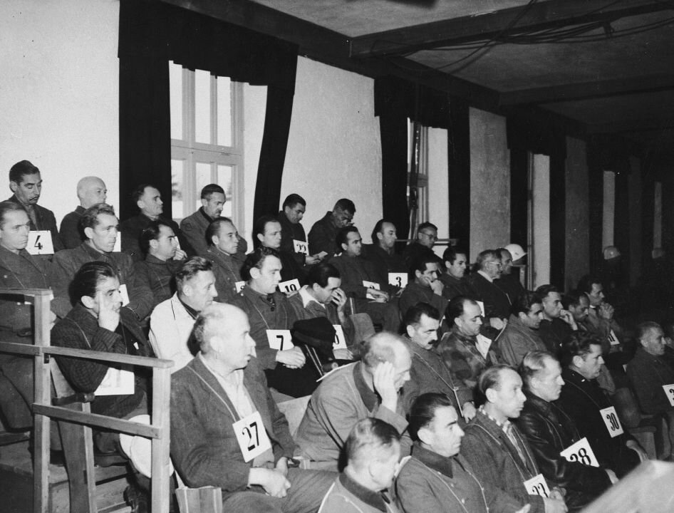 Обвиняемые процесса Дахау на скамье подсудимых. © U.S. Holocaust Memorial Museum
