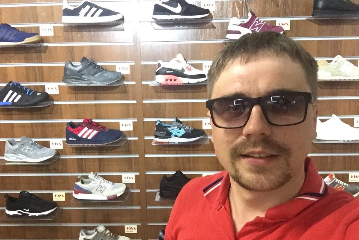 Я в своём магазине на пр. Карла Маркса 55