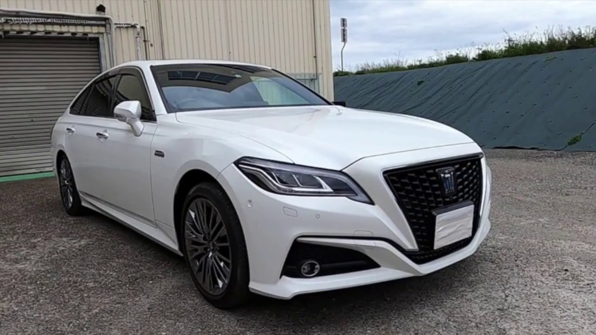 Toyota Crown Majesta 2018