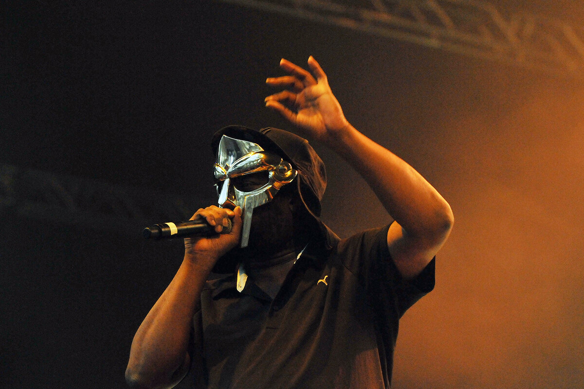 фото: https://www.rollingstone.com/music/music-news/mf-doom-dead-1109072/