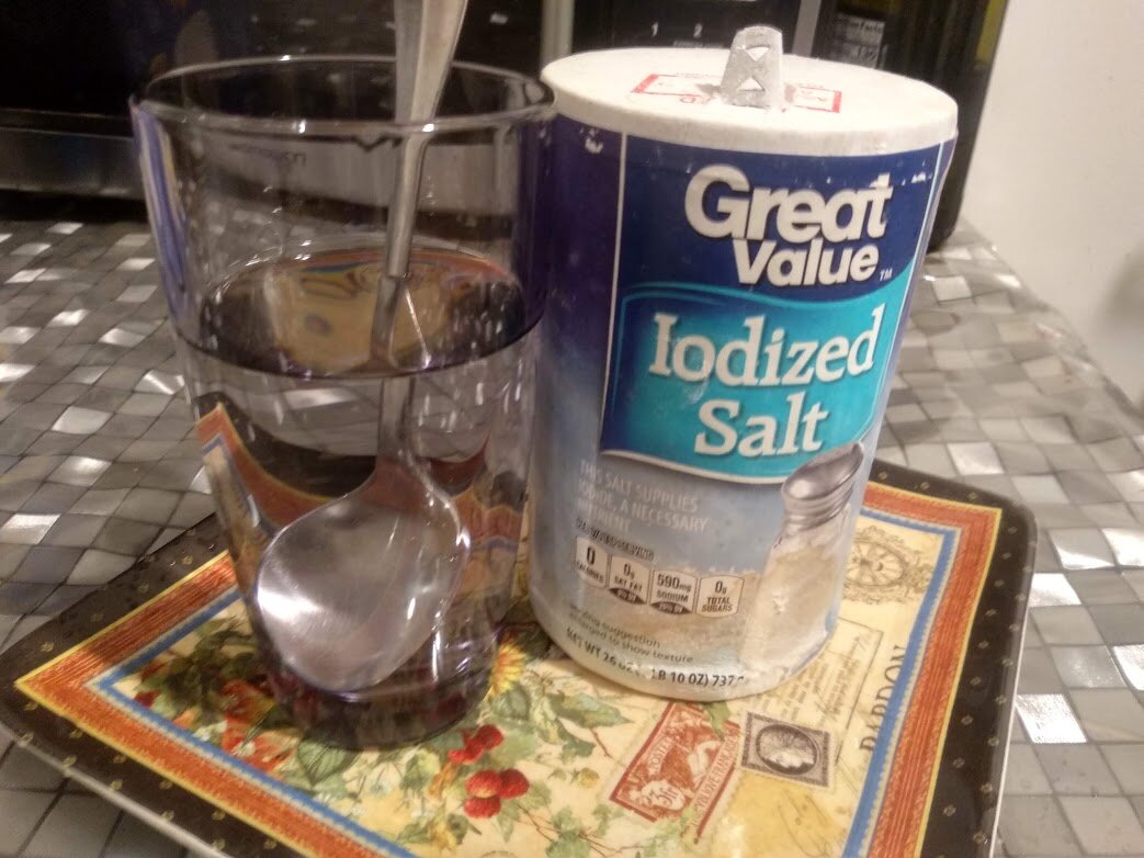 Ложка соли на стакан теплой воды и кашля как не бывало