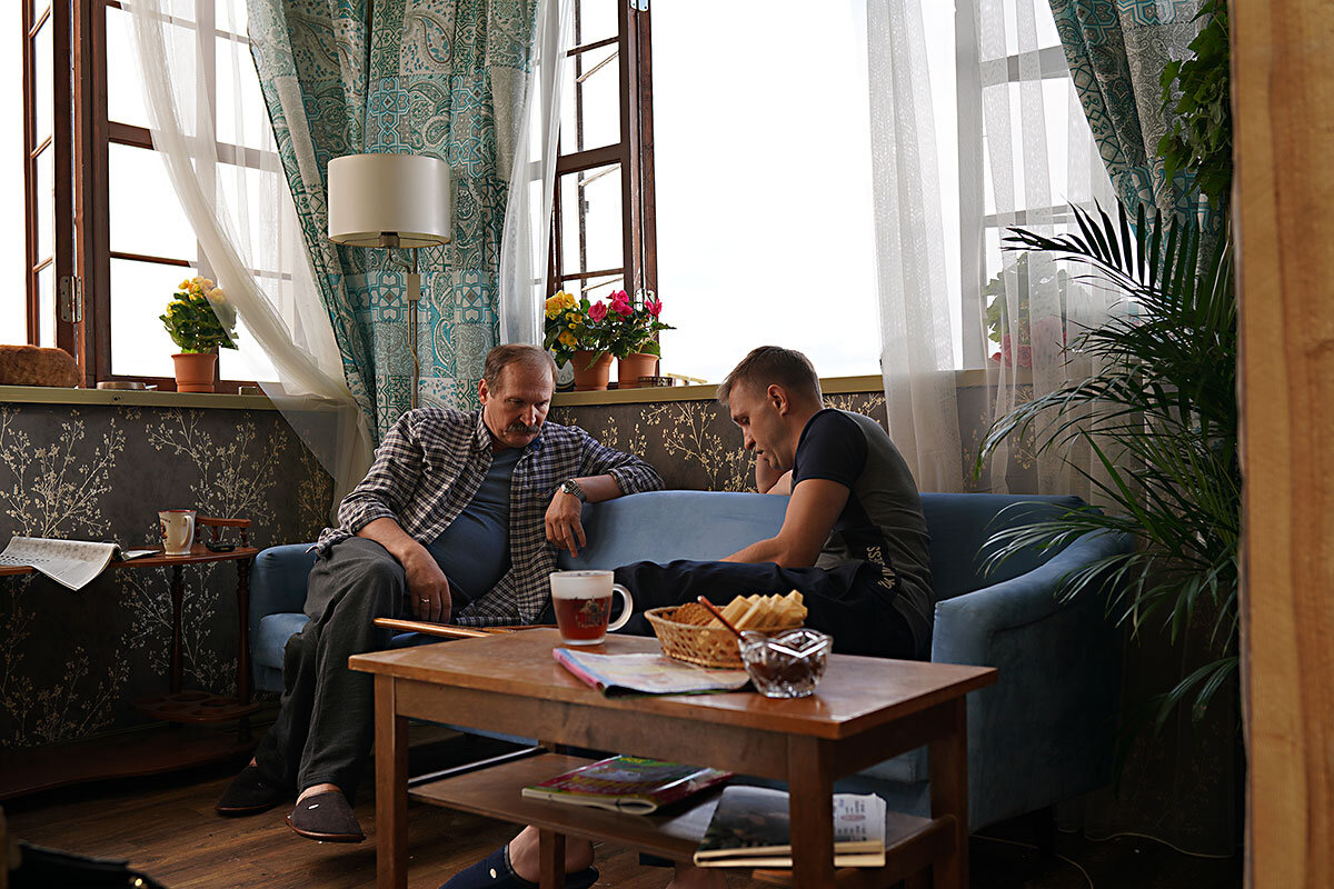 Кадр из фильма "От печали до радости".