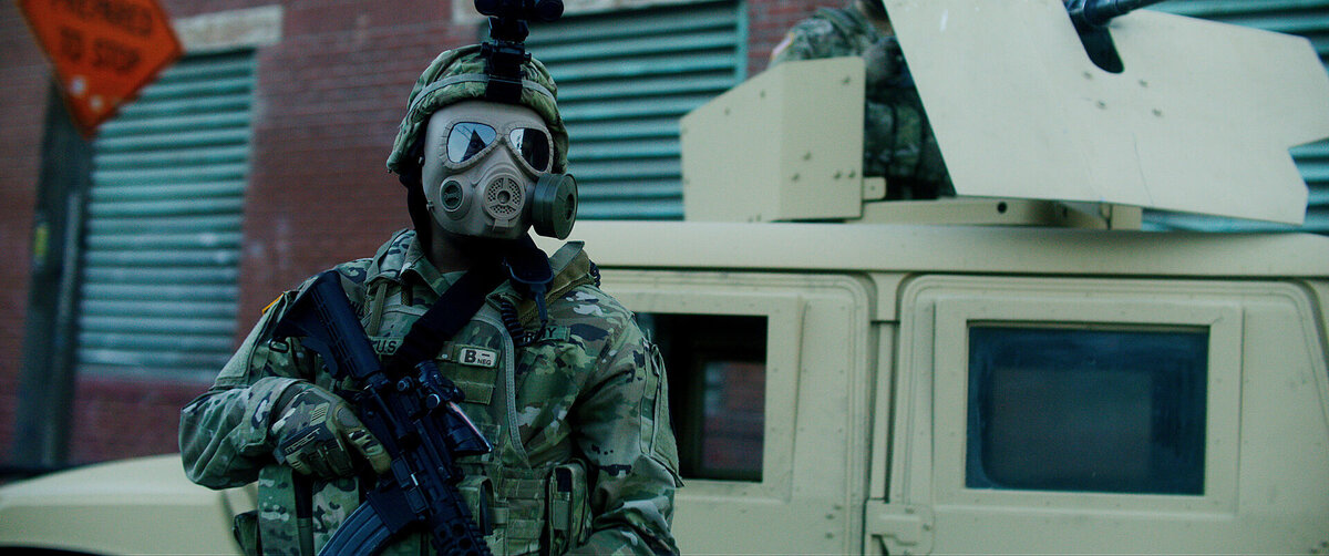 кадр из фильма "Птица в клетке. Заражение"