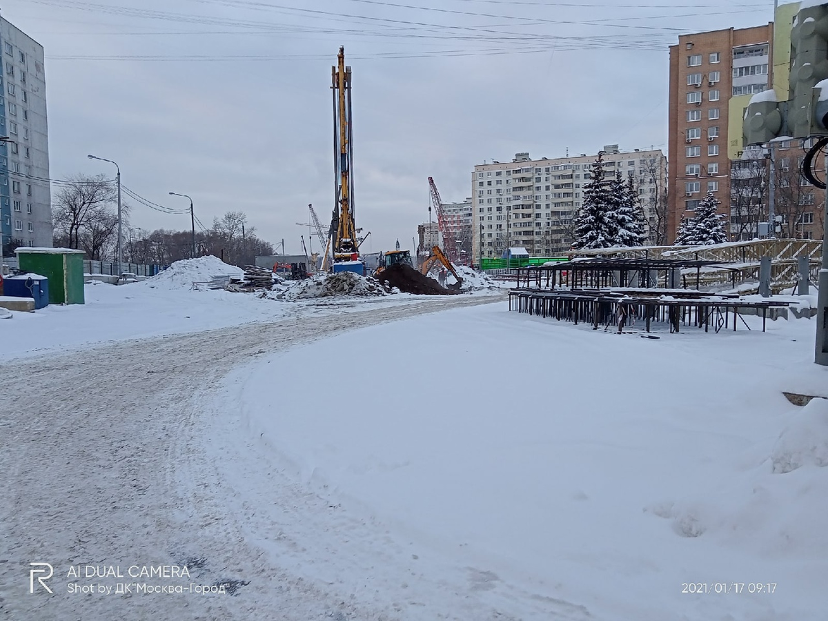 Рабочие будни воскресного Московского Метростроя