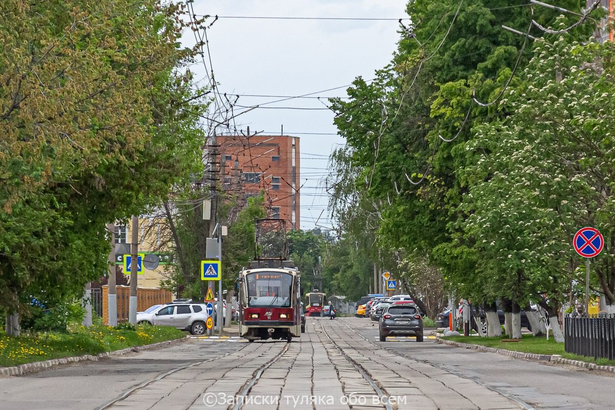 Трамвай 71-407 №11 на улице Коминтерна