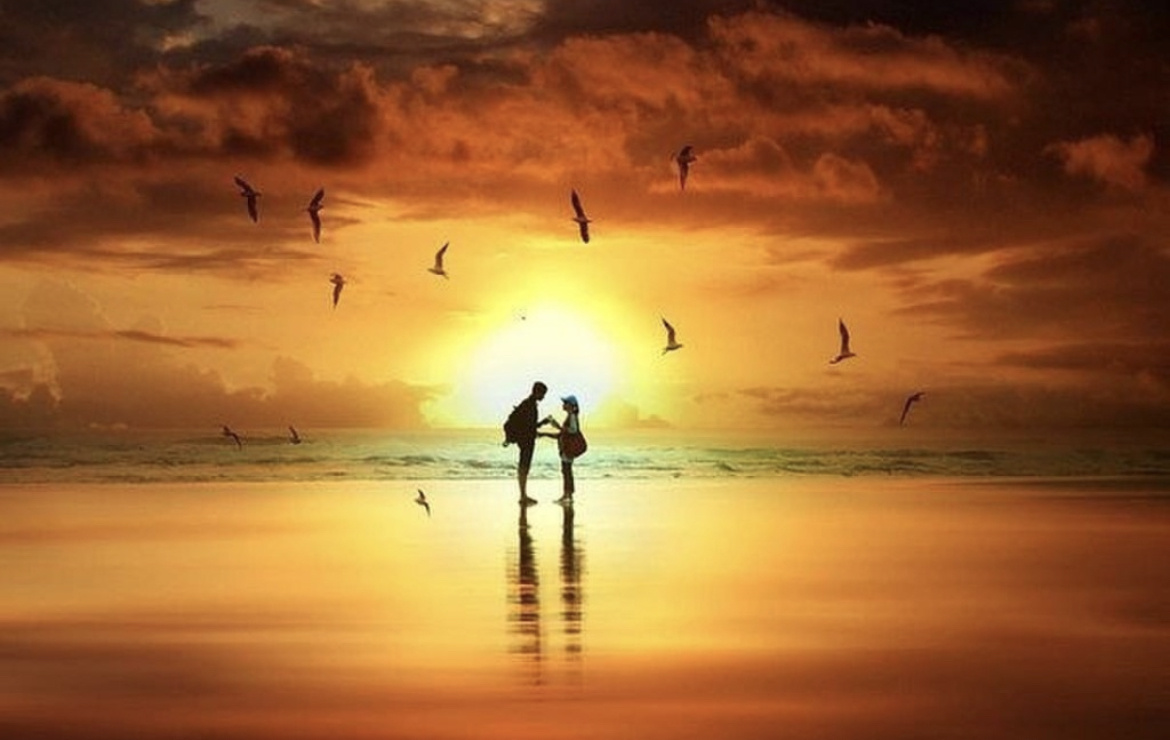 Любовь — это единственное, что делает человека — сильнее, женщину — красивее, мужчину — добрее, душу — легче, а жизнь — прекрасней!

Фридрих Ницше