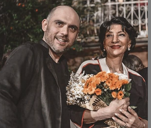 Многим поклонникам трудно поверить, что статной грузинской певице с красивым, сильным голосом Нани Брегвадзе исполнилось 85 лет.-2-3