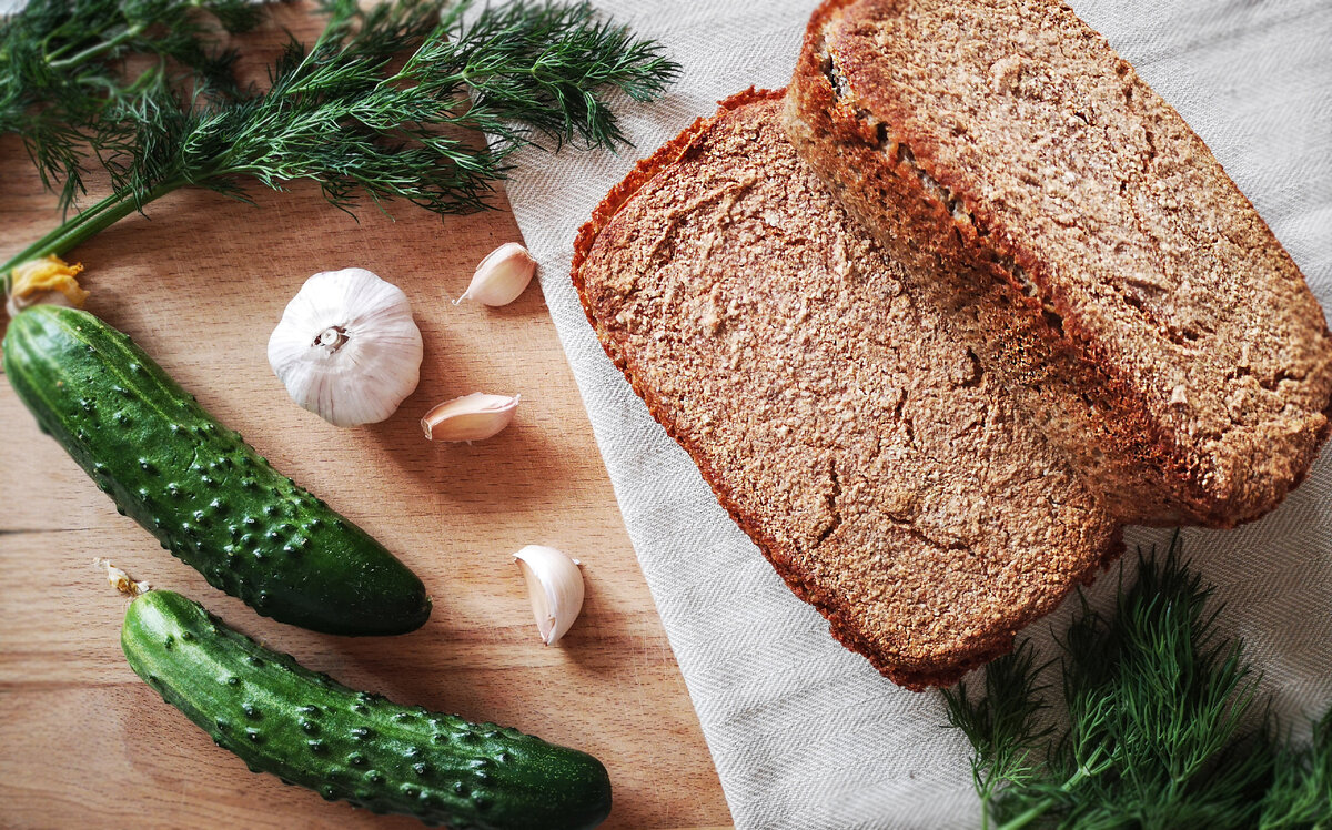 хлеб без глютена и дрожжей. рецепт домашнего хлеба без глютена. рецепт домашнего хлеба без глютена. хлеб в хлебопечке без дрожжей. безглютеновый хлеб в хлебопечке.