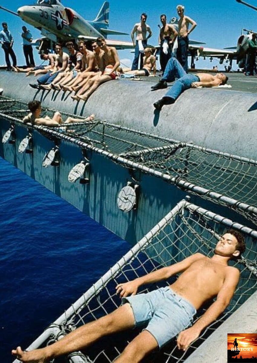 Тельняшка моряка. Моряк инстаграм. Салмин кирилл матрос. Инстаграм моряков. Анна кончаковская ариэль.