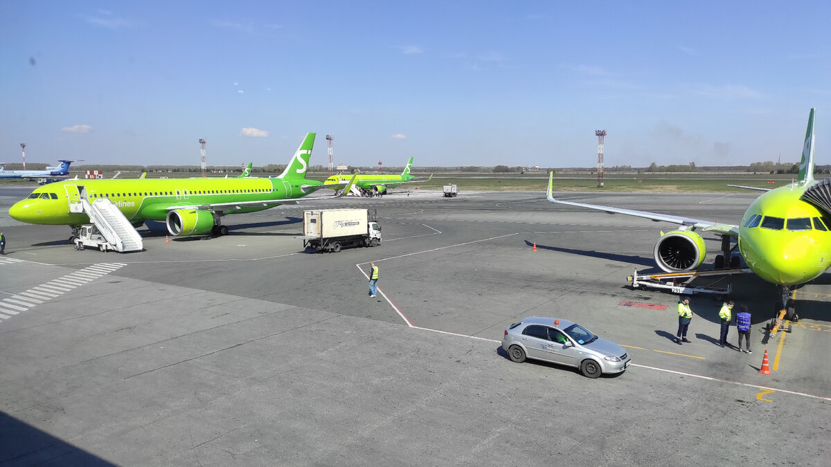 Новосибирск, аэропорт Толмачёво. Фото автора (Кирилл Полиенко / Polienko: путешествуем вдвоём)