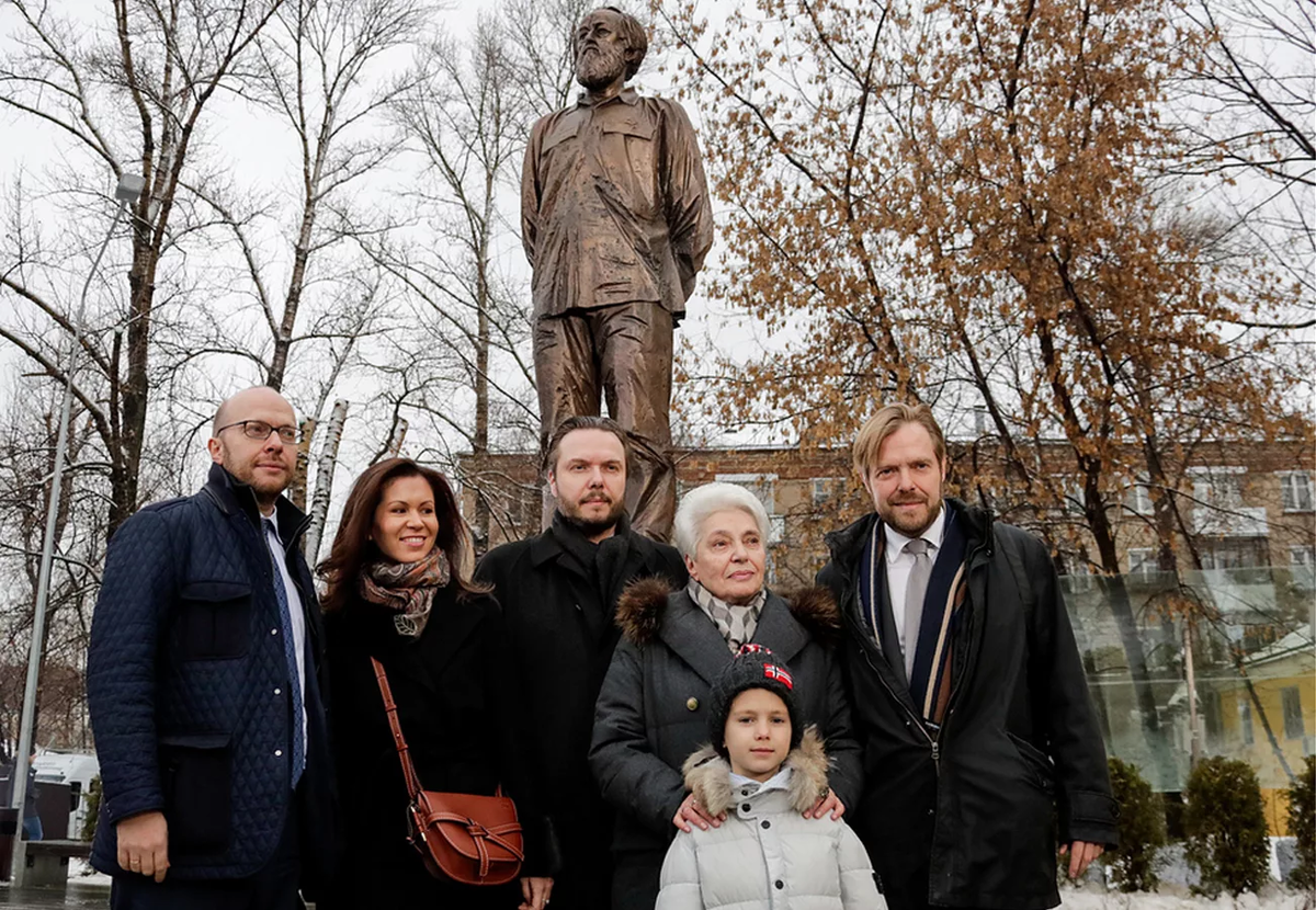 Солженицын семья. Семьи писателей