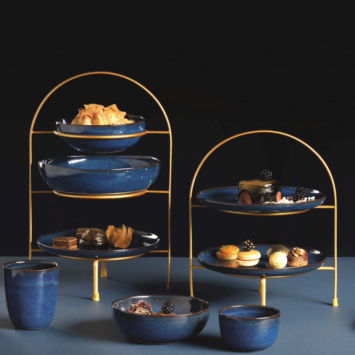 Этажерки Asa Selection Tresor и фарфоровая посуда Asa Selection Saisons Midnight Blue