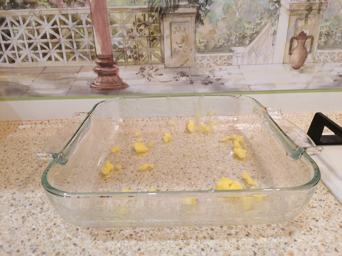 Фото автора. Форму для запекания смазываем топленым маслом или оливковым, или любым растительным маслом без запаха