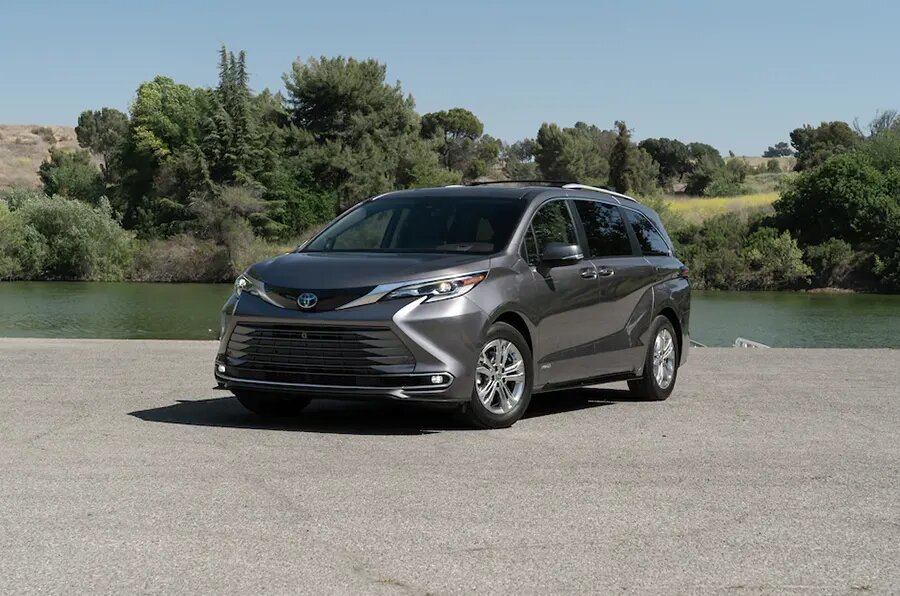 Новая Toyota Sienna 2021