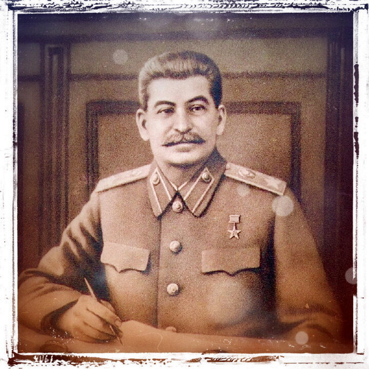 Однажды работница дачи вождя случайно увидела двух Иосифов Виссарионовичей в одной комнате...