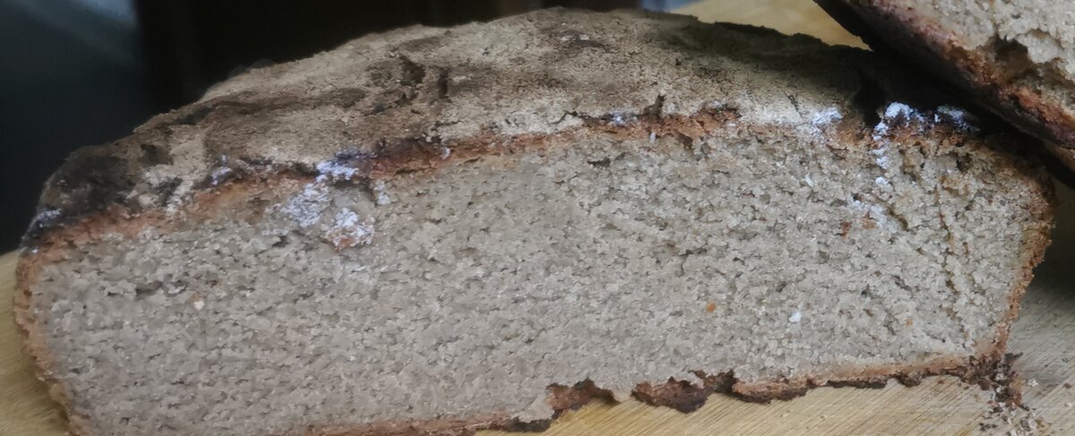 Структура хлеба весьма далека от идеала, но хлеб очень вкусный. 