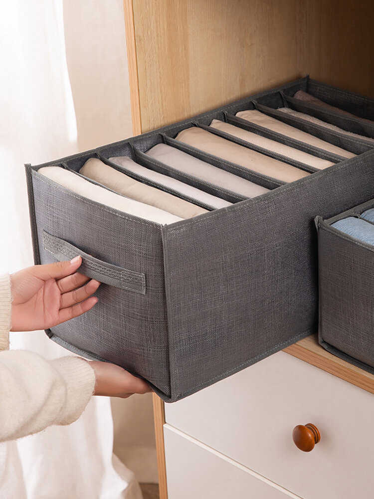 Органайзер с разделителями для одежды. Очень удобно, у каждой вещи своё место, порядок вам обеспечен. Источник с алиэкспресс. 