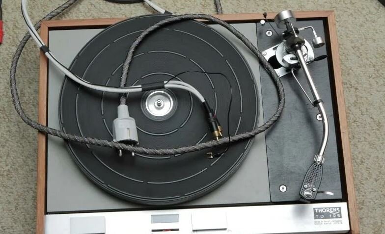Thorens TD-125. Фото из открытых источников.