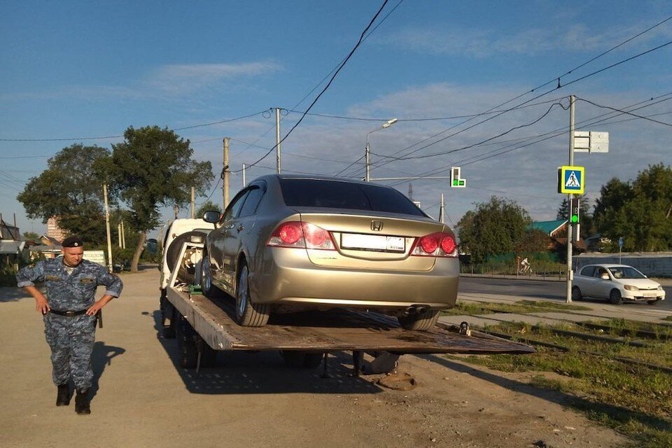     Мужчина задолжал банку 187 тысяч рублей. Фото: УФССП по НСО
