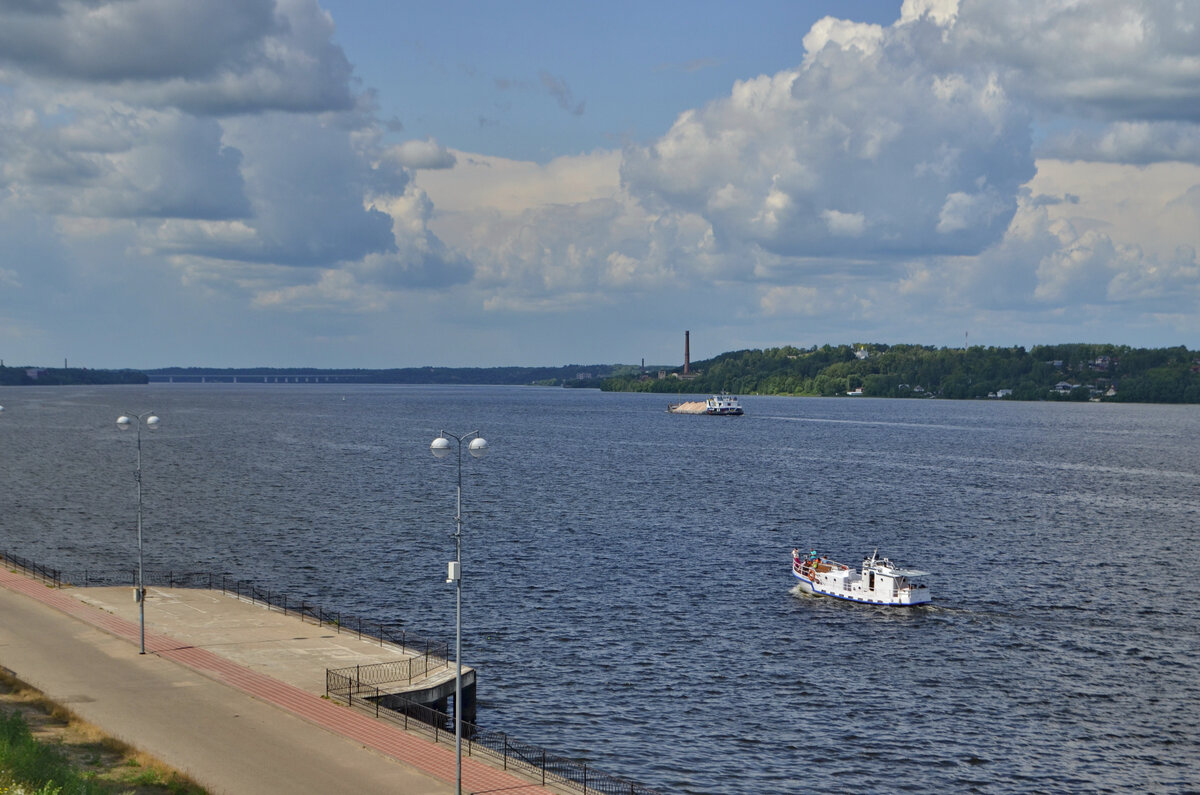 Тихие улочки, брошенные заводы и великолепная Волга: как выглядит ...