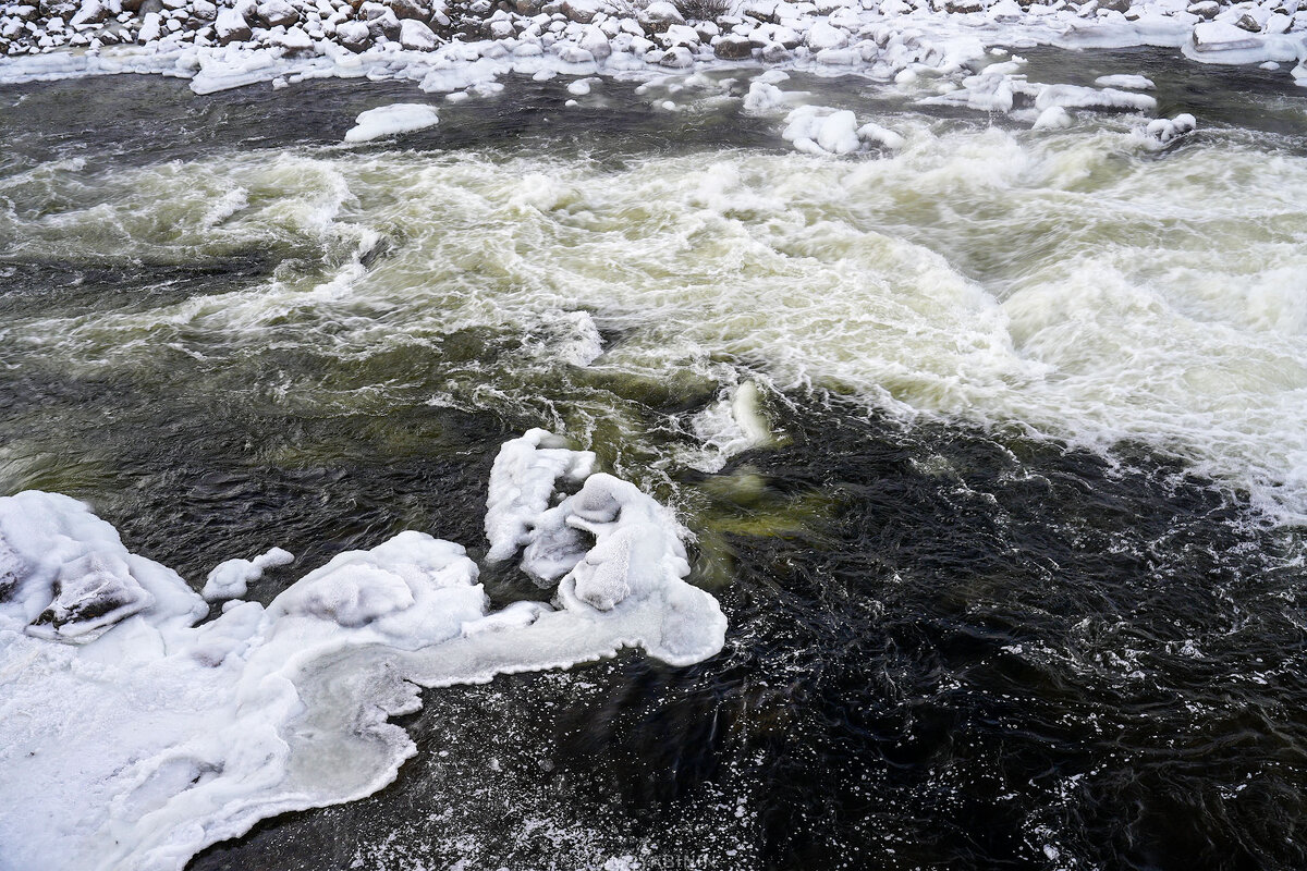 к чему снится бурлящая река. водоворот корриврекан. бурлящий поток воды. к чему снится бурлящая река. горные реки карелии.