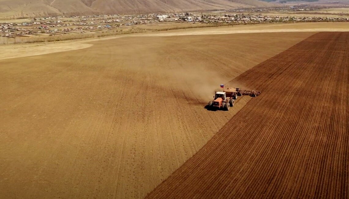 Фото  - кадр из  представленного выше фильма. Авторы - братья Андроновы (село Бичура)