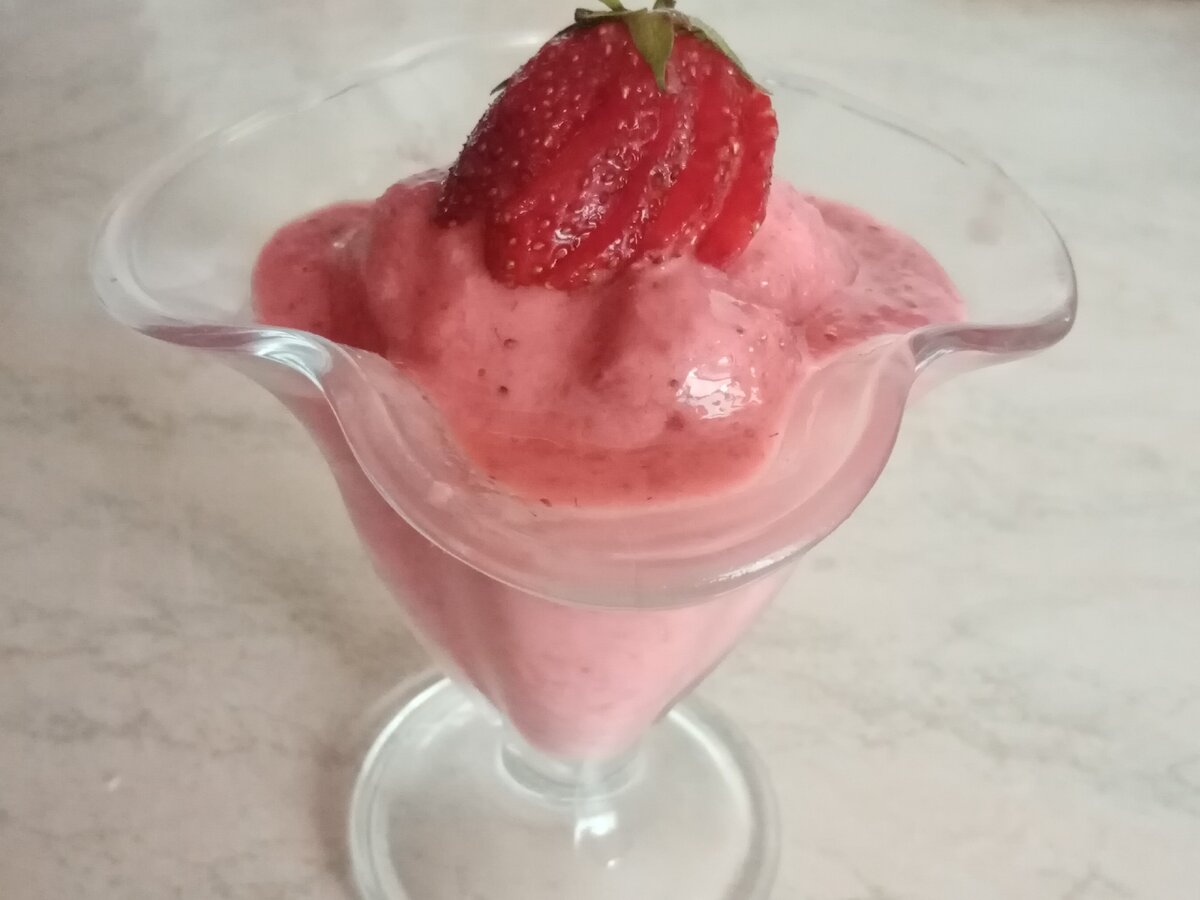 Клубничный десерт.