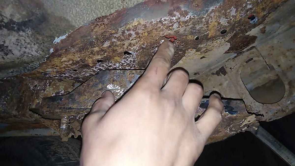 Жаль фото с салона нет, где всё разбито и уделано 