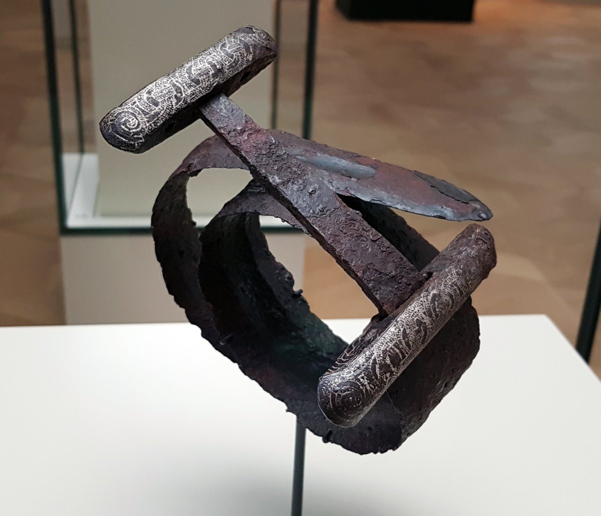 "Убитый" меч из кургана в Швеции