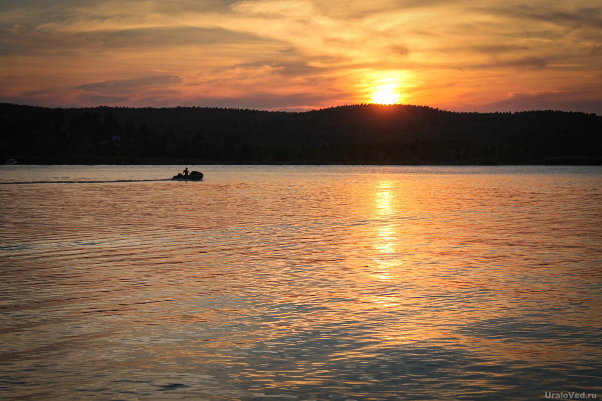 Вечер на озере Таватуй