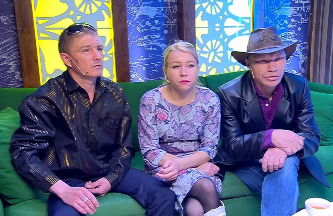 Приличное фото троицы с "Давай поженимся!"