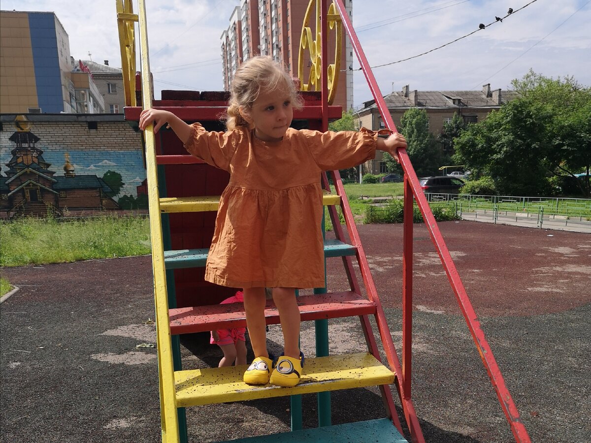 Детские площадки полезное дело