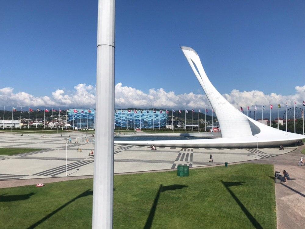 Сходите на поющие фонтаны в 20:30