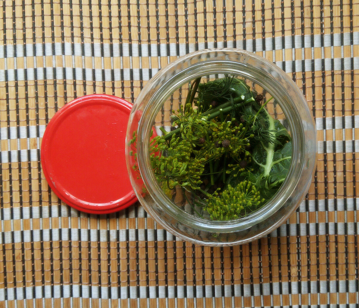 Подложка из укропа и хрена