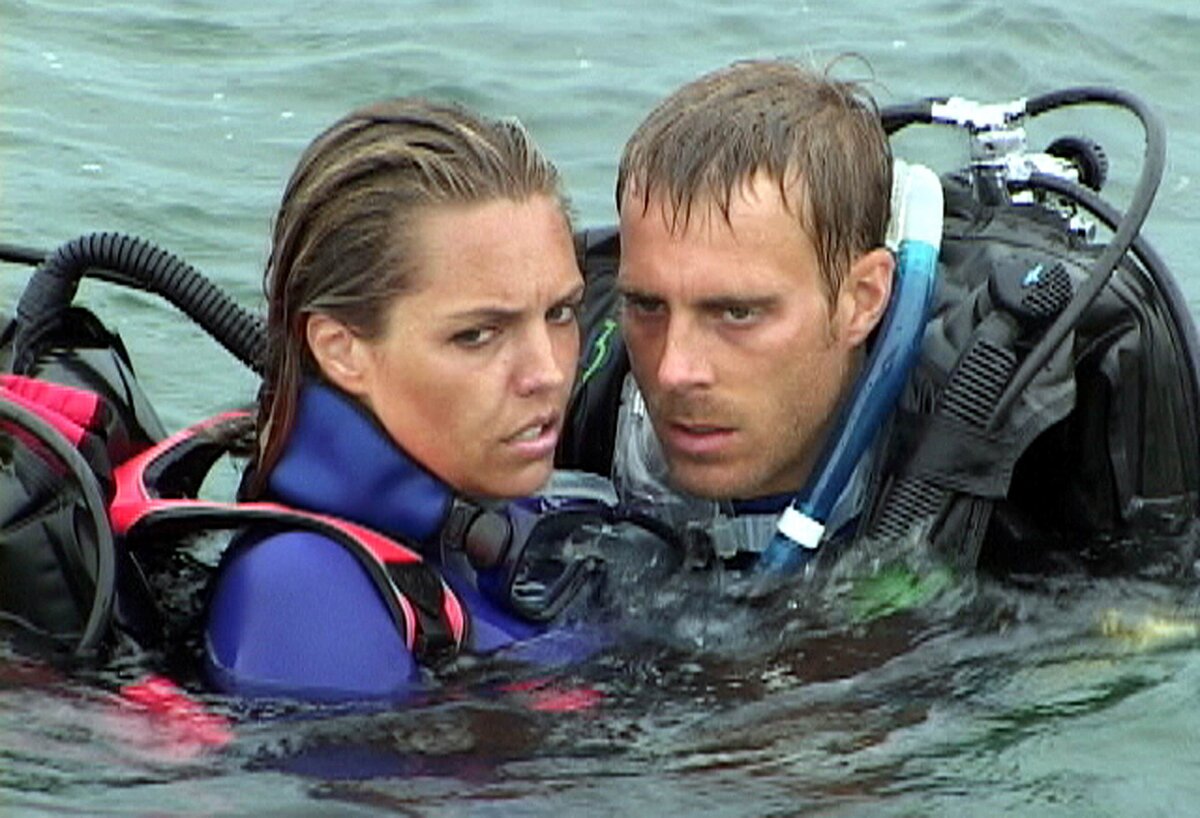 Кадр из фильма "Открытое море", 2003 г.