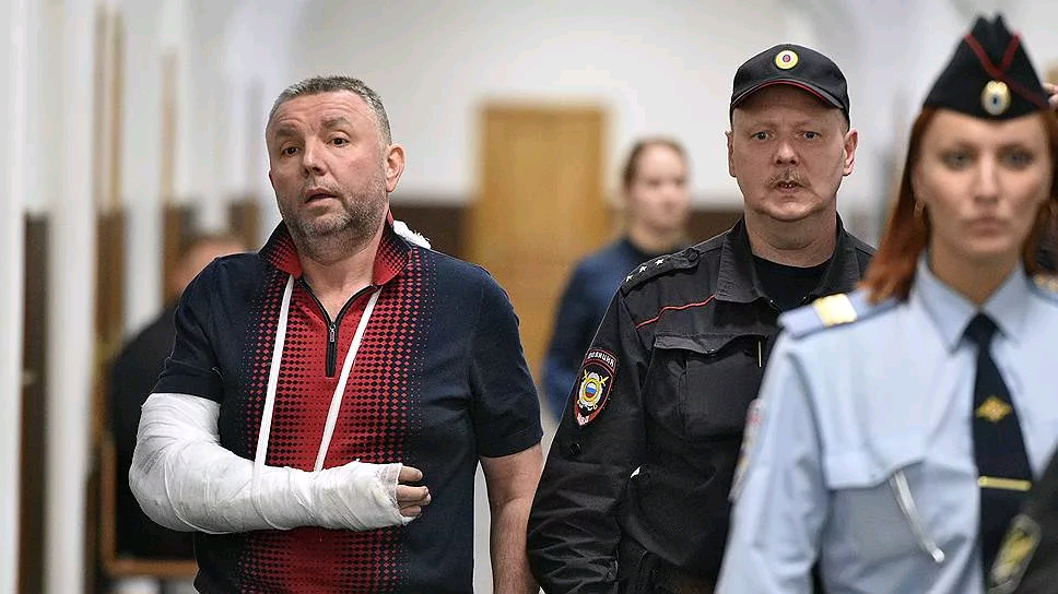 Подпольный миллиардер. Был. Трудно ли быть миллиардером в России? Можете спросить у него. С Яндекс.Картинки