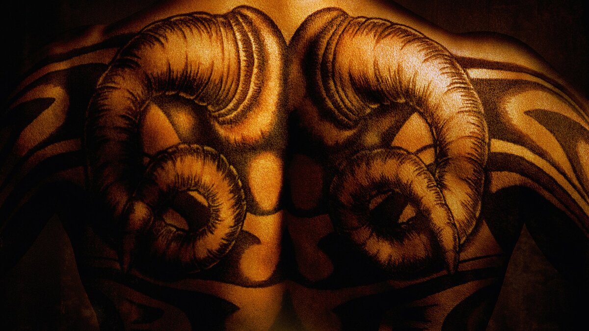 Красный дракон на спине "Зубной феи"