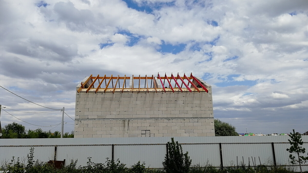 Дом, вид с участка соседа