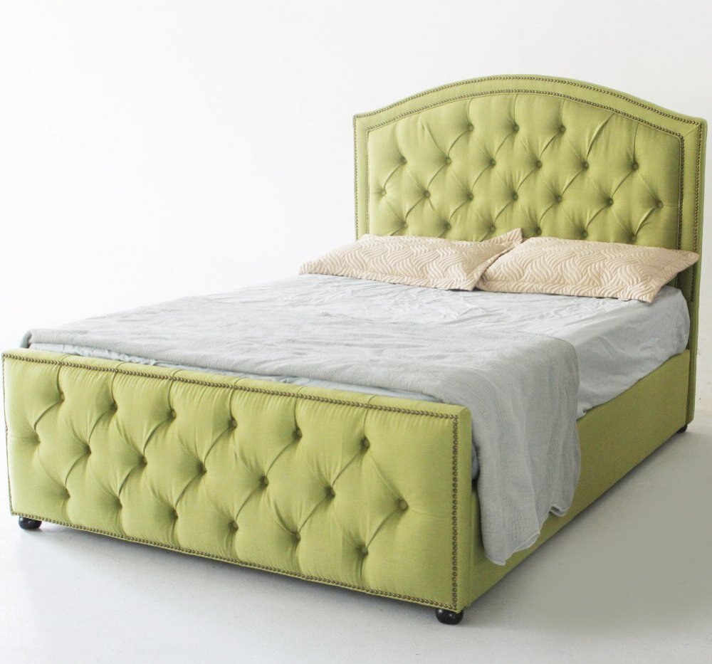 Кровать двуспальная с матрасом