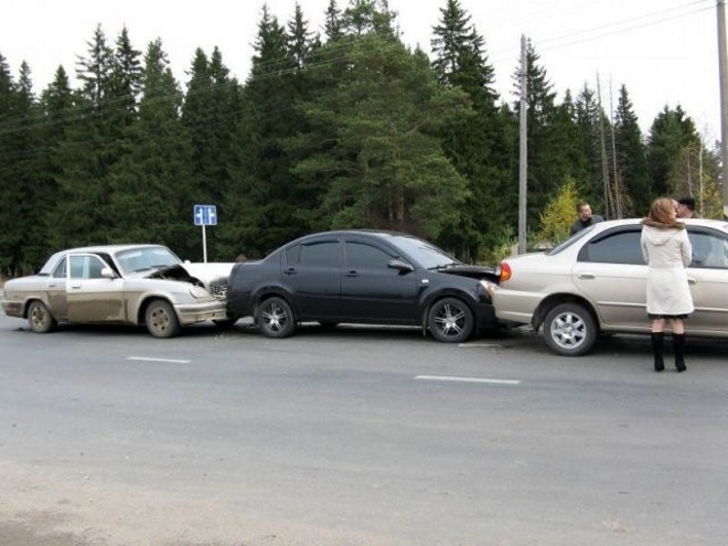 Фото: ДТП на дороге несоблюдение дистанции  Источник: https://yandex.ru/images/search?