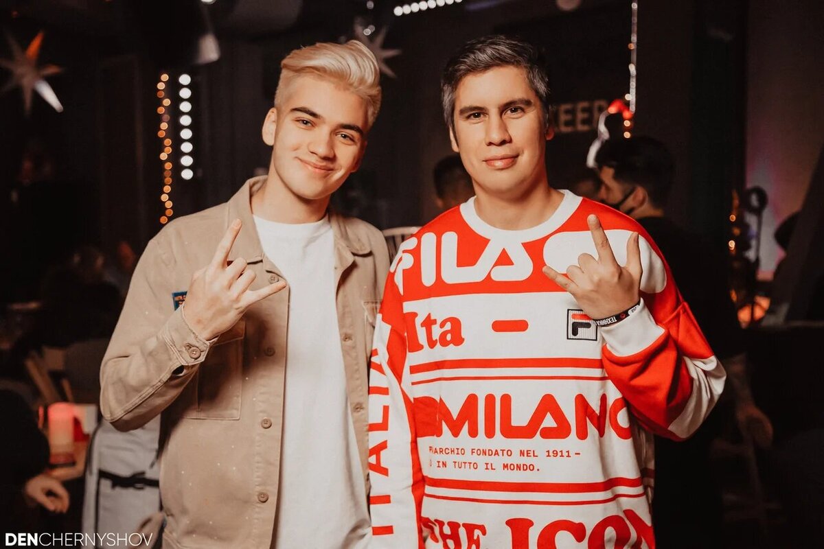 я и тик-токер Кирилл Артамонов перед запуском его первого релиза решили разобраться что не так с музыкальными  стрим-площадками