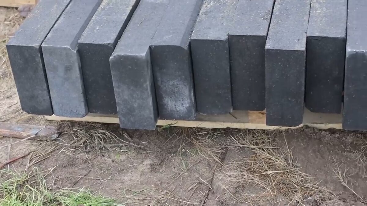 Делаем садовую дорожку.