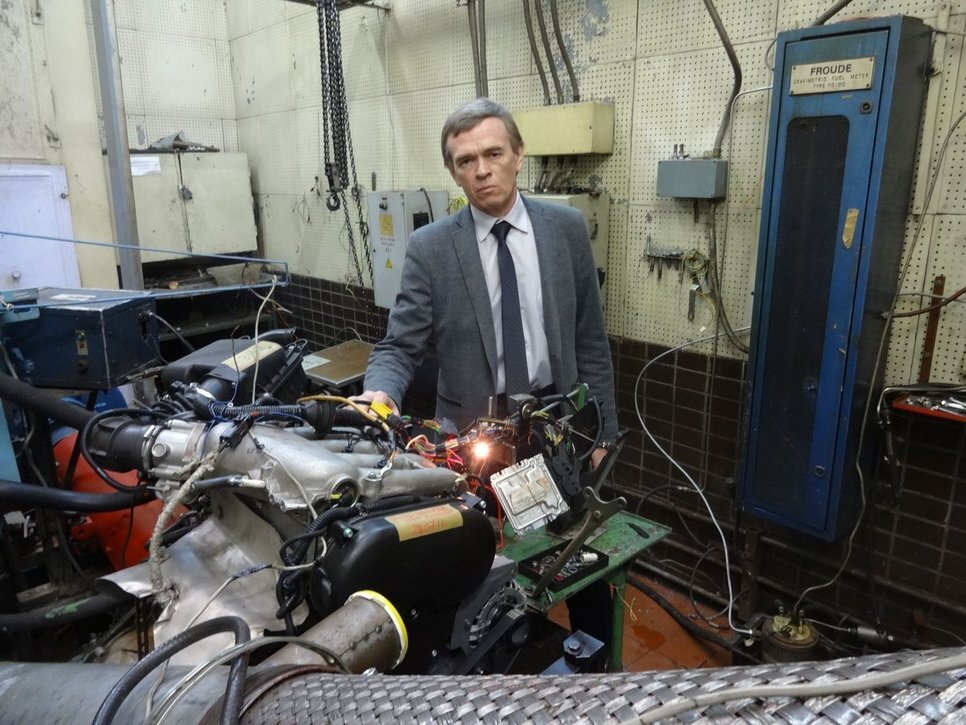 На фото Евгений Байборин - руководитель отдела испытаний силовых агрегатов "АвтоВАЗа". (Фото взято из Google).