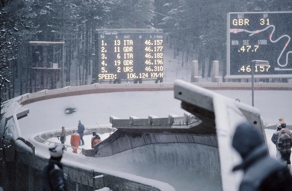 Выступление саночников на Олимпиаде 1984. Источник: www.spomenikdatabase.org