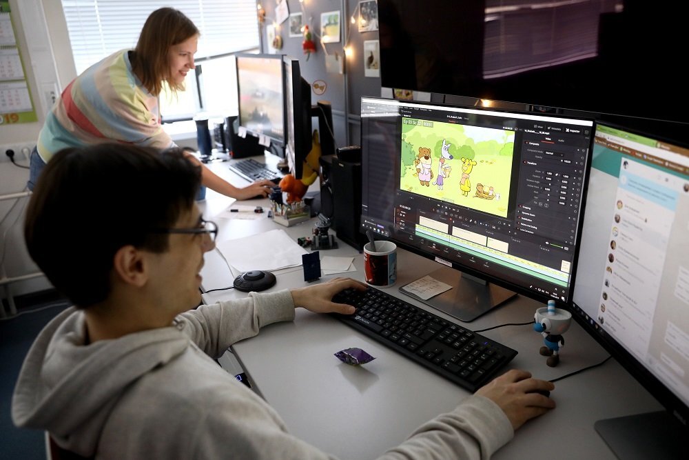 Комплектовщик на склад. Менеджер склада. It сфера. Нетология офис. Айтишник.