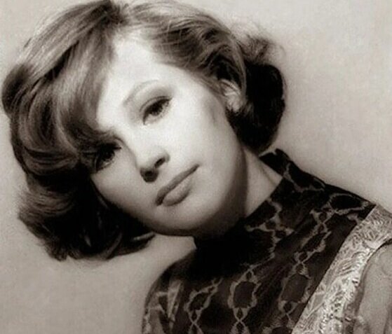 Алла Пугачева в юности 