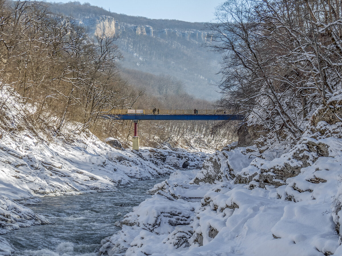 Водопады Руфабго мост