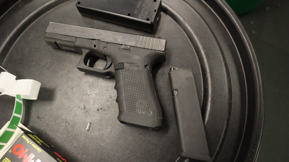 Glock 17: обзор и стрельба из самого популярного пистолета в мире! |  Русский ОРУЖЕЙНИК | Дзен